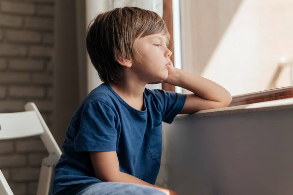 Niño con mutismo