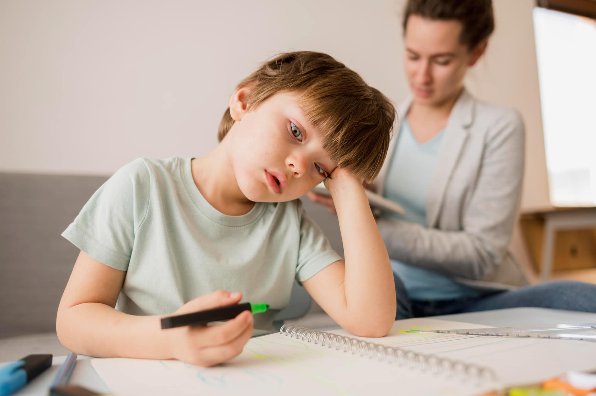 Niño en consulta psicológica